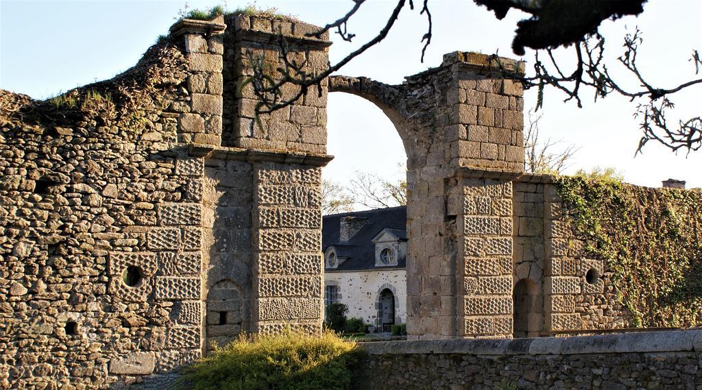 Chateau De La Chasse-Guerre Bed and Breakfast Hardanges Exteriör bild